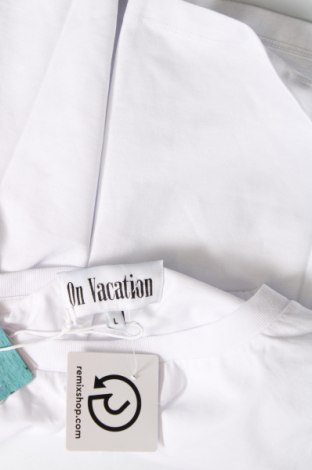 Tricou de femei On Vacation, Mărime L, Culoare Ecru, Preț 108,55 Lei