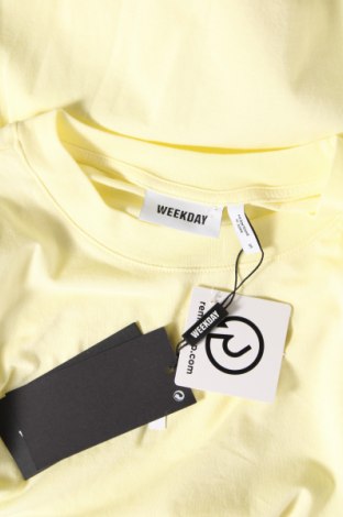 Damen T-Shirt Weekday, Größe S, Farbe Gelb, Preis 12,37 €