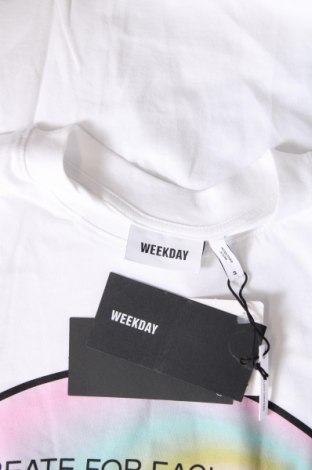 Γυναικείο t-shirt Weekday, Μέγεθος S, Χρώμα Λευκό, Τιμή 10,82 €