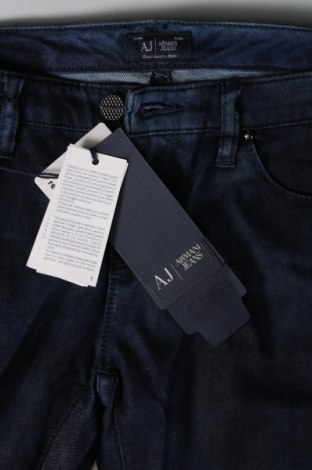 Дамски дънки Armani Jeans, Размер M, Цвят Син, Цена 234,00 лв.