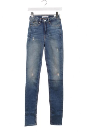 Дамски дънки Calvin Klein Jeans, Размер XXS, Цвят Син, Цена 40,80 лв.