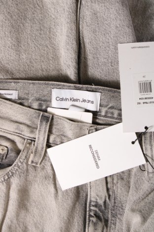 Дамски дънки Calvin Klein Jeans, Размер M, Цвят Сив, Цена 136,00 лв.