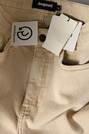 Damen Jeans Desigual, Größe S, Farbe Beige, Preis 41,67 €