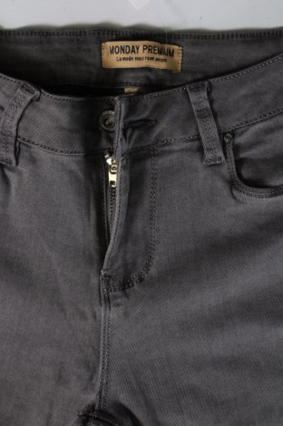 Dámske džínsy  Monday Premium, Veľkosť S, Farba Sivá, Cena  2,47 €