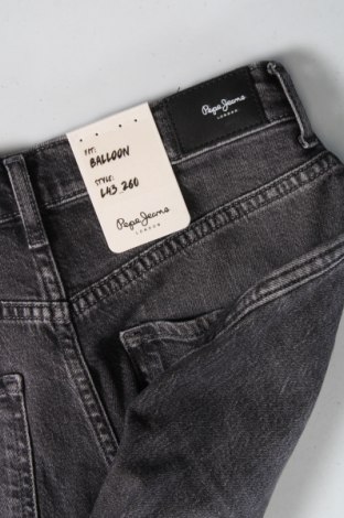 Dámske džínsy  Pepe Jeans, Veľkosť XS, Farba Sivá, Cena  20,75 €