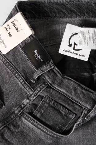 Дамски дънки Pepe Jeans, Размер S, Цвят Сив, Цена 56,35 лв.