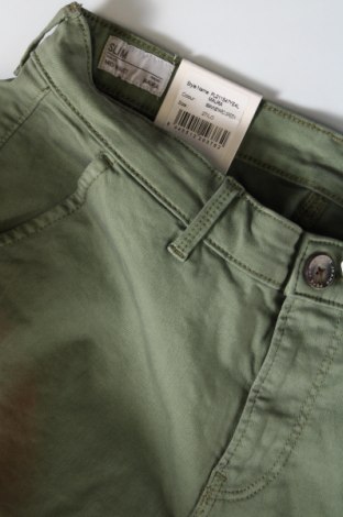 Дамски дънки Pepe Jeans, Размер M, Цвят Зелен, Цена 92,88 лв.