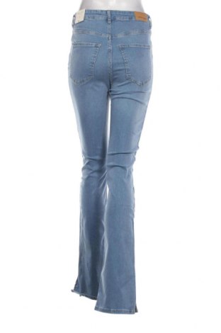 Дамски дънки Perfect Jeans By Gina Tricot, Размер L, Цвят Син, Цена 68,00 лв.