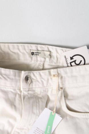 Дамски дънки Perfect Jeans By Gina Tricot, Размер M, Цвят Бял, Цена 10,20 лв.