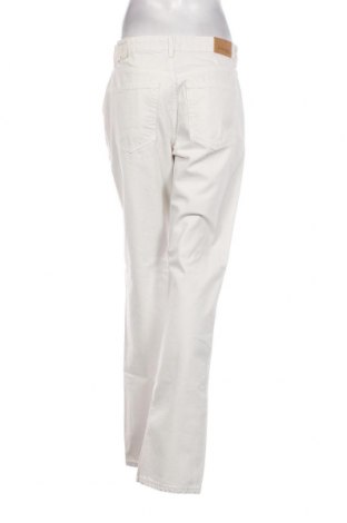 Дамски дънки Perfect Jeans By Gina Tricot, Размер M, Цвят Бял, Цена 10,20 лв.