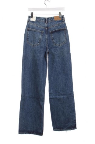 Damskie jeansy Perfect Jeans By Gina Tricot, Rozmiar XS, Kolor Niebieski, Cena 105,13 zł