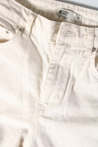 Damskie jeansy Perfect Jeans By Gina Tricot, Rozmiar S, Kolor ecru, Cena 78,00 zł