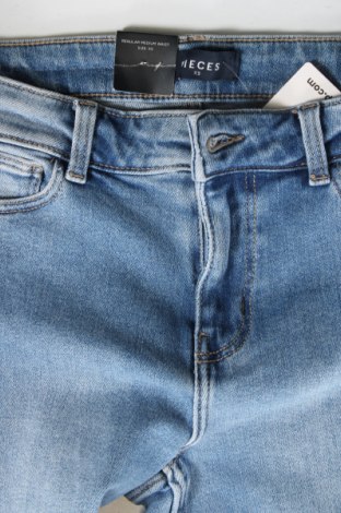 Dámske džínsy  Pieces, Veľkosť XS, Farba Modrá, Cena  11,22 €