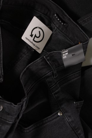 Dámske džínsy  Sisley, Veľkosť M, Farba Čierna, Cena  16,60 €