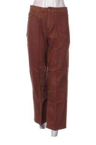 Damen Jeans Sisley, Größe M, Farbe Braun, Preis 47,30 €