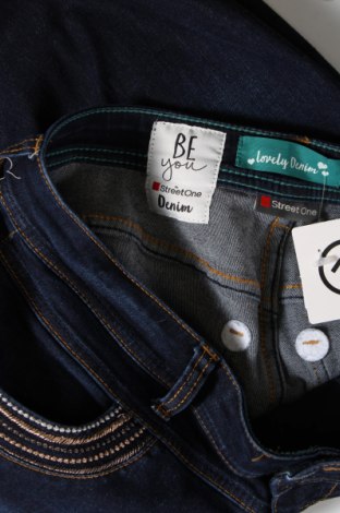 Damen Jeans Street One, Größe L, Farbe Blau, Preis 13,89 €
