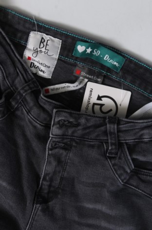 Damen Jeans Street One, Größe M, Farbe Grau, Preis 7,80 €