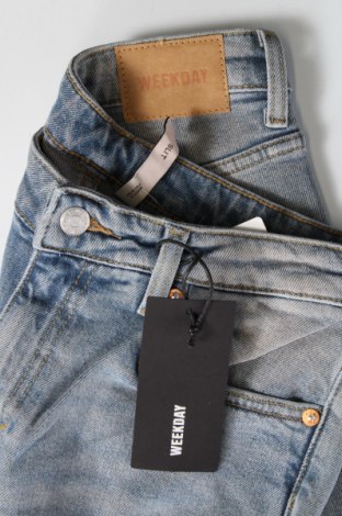 Damen Jeans Weekday, Größe M, Farbe Blau, Preis 20,29 €