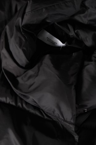 Γυναικείο γιλέκο Reserved, Μέγεθος L, Χρώμα Μαύρο, Τιμή 21,91 €