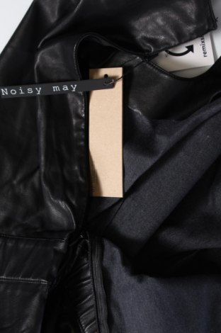 Γυναικεία σαλοπέτα Noisy May, Μέγεθος S, Χρώμα Μαύρο, Τιμή 5,75 €
