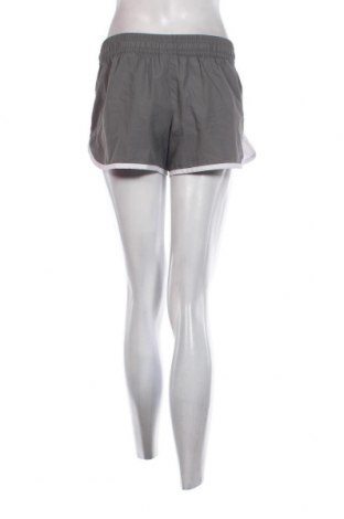 Γυναικείο κοντό παντελόνι, Μέγεθος S, Χρώμα Γκρί, Τιμή 4,70 €