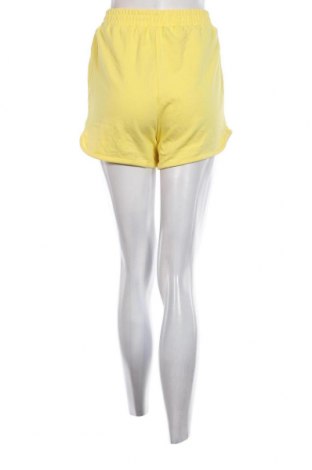 Γυναικείο κοντό παντελόνι, Μέγεθος S, Χρώμα Κίτρινο, Τιμή 4,58 €