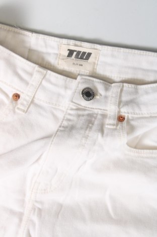 Дамски къс панталон, Размер XS, Цвят Бял, Цена 19,00 лв.