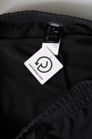 Дамски къс панталон Adidas, Размер XXL, Цвят Черен, Цена 29,00 лв.
