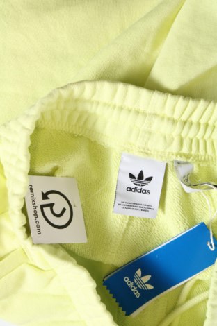 Pantaloni scurți de femei Adidas Originals, Mărime S, Culoare Verde, Preț 480,26 Lei