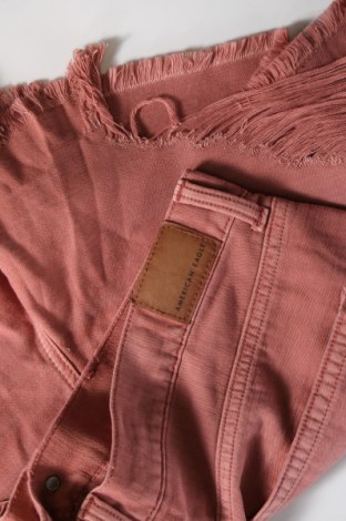 Дамски къс панталон American Eagle, Размер XL, Цвят Червен, Цена 25,20 лв.