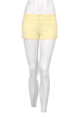 Дамски къс панталон American Eagle, Размер S, Цвят Жълт, Цена 42,28 лв.
