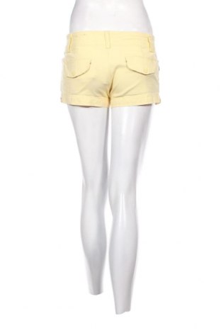 Дамски къс панталон American Eagle, Размер S, Цвят Жълт, Цена 42,28 лв.