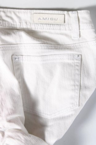 Дамски къс панталон Amisu, Размер XL, Цвят Бял, Цена 10,16 лв.