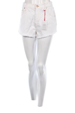 Damen Shorts BDG, Größe L, Farbe Weiß, Preis 23,97 €