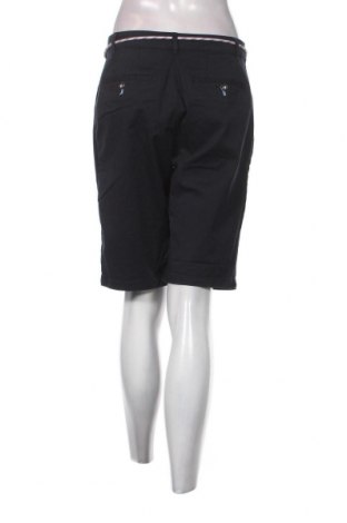 Дамски къс панталон Christian Berg, Размер M, Цвят Син, Цена 68,00 лв.