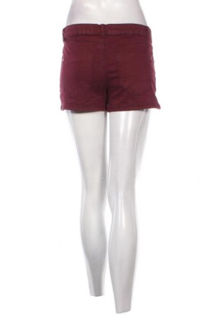 Дамски къс панталон Clockhouse, Размер M, Цвят Червен, Цена 8,06 лв.