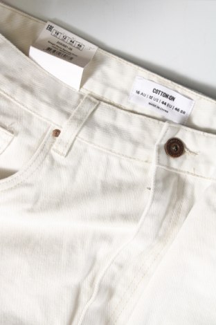 Дамски къс панталон Cotton On, Размер XL, Цвят Бял, Цена 17,36 лв.
