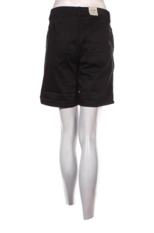 Damen Shorts Cream, Größe M, Farbe Schwarz, Preis € 17,96