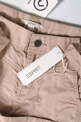 Дамски къс панталон Esprit, Размер L, Цвят Бежов, Цена 25,20 лв.