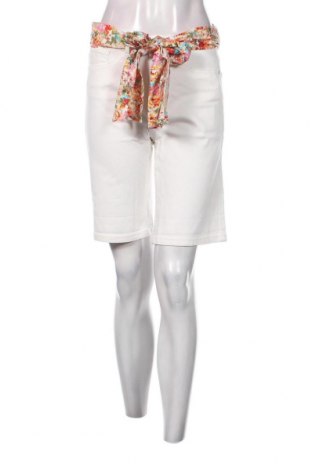 Дамски къс панталон Esqualo, Размер S, Цвят Бял, Цена 20,16 лв.