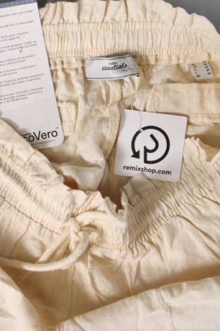 Дамски къс панталон Essentials by Tchibo, Размер M, Цвят Бежов, Цена 31,00 лв.