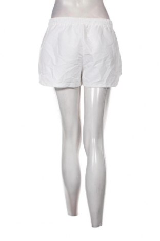 Дамски къс панталон FILA, Размер S, Цвят Бял, Цена 29,00 лв.