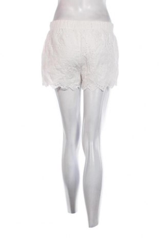 Γυναικείο κοντό παντελόνι Fb Sister, Μέγεθος S, Χρώμα Λευκό, Τιμή 4,82 €