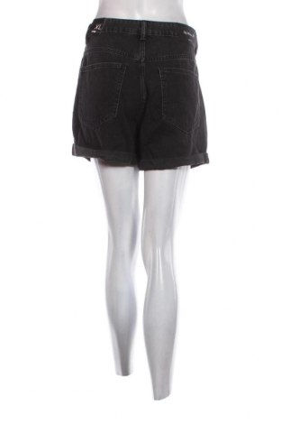 Γυναικείο κοντό παντελόνι Fb Sister, Μέγεθος L, Χρώμα Γκρί, Τιμή 9,21 €