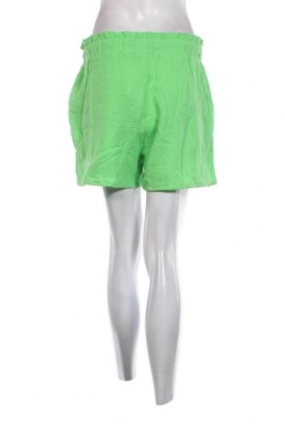 Дамски къс панталон Fb Sister, Размер M, Цвят Зелен, Цена 31,00 лв.
