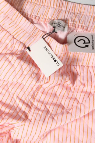 Дамски къс панталон Global Funk, Размер L, Цвят Розов, Цена 55,08 лв.
