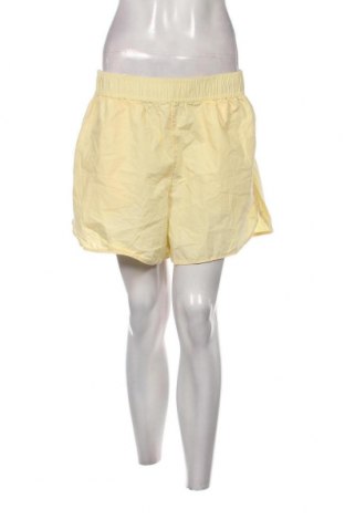 Pantaloni scurți de femei H&M, Mărime M, Culoare Galben, Preț 24,38 Lei