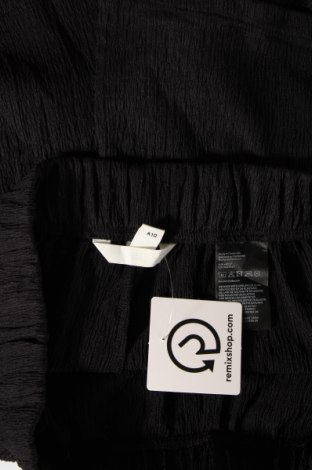 Pantaloni scurți de femei H&M, Mărime M, Culoare Negru, Preț 27,50 Lei