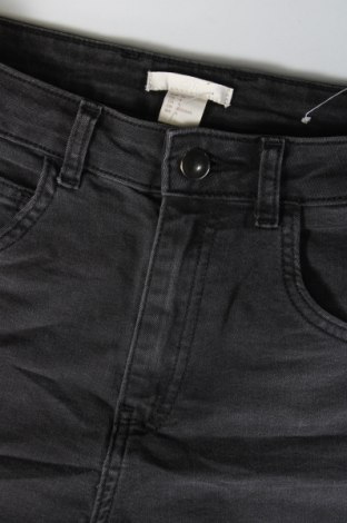 Pantaloni scurți de femei H&M, Mărime XS, Culoare Negru, Preț 27,50 Lei