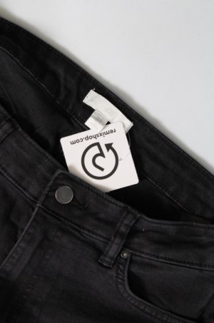 Дамски къс панталон H&M, Размер L, Цвят Черен, Цена 19,00 лв.